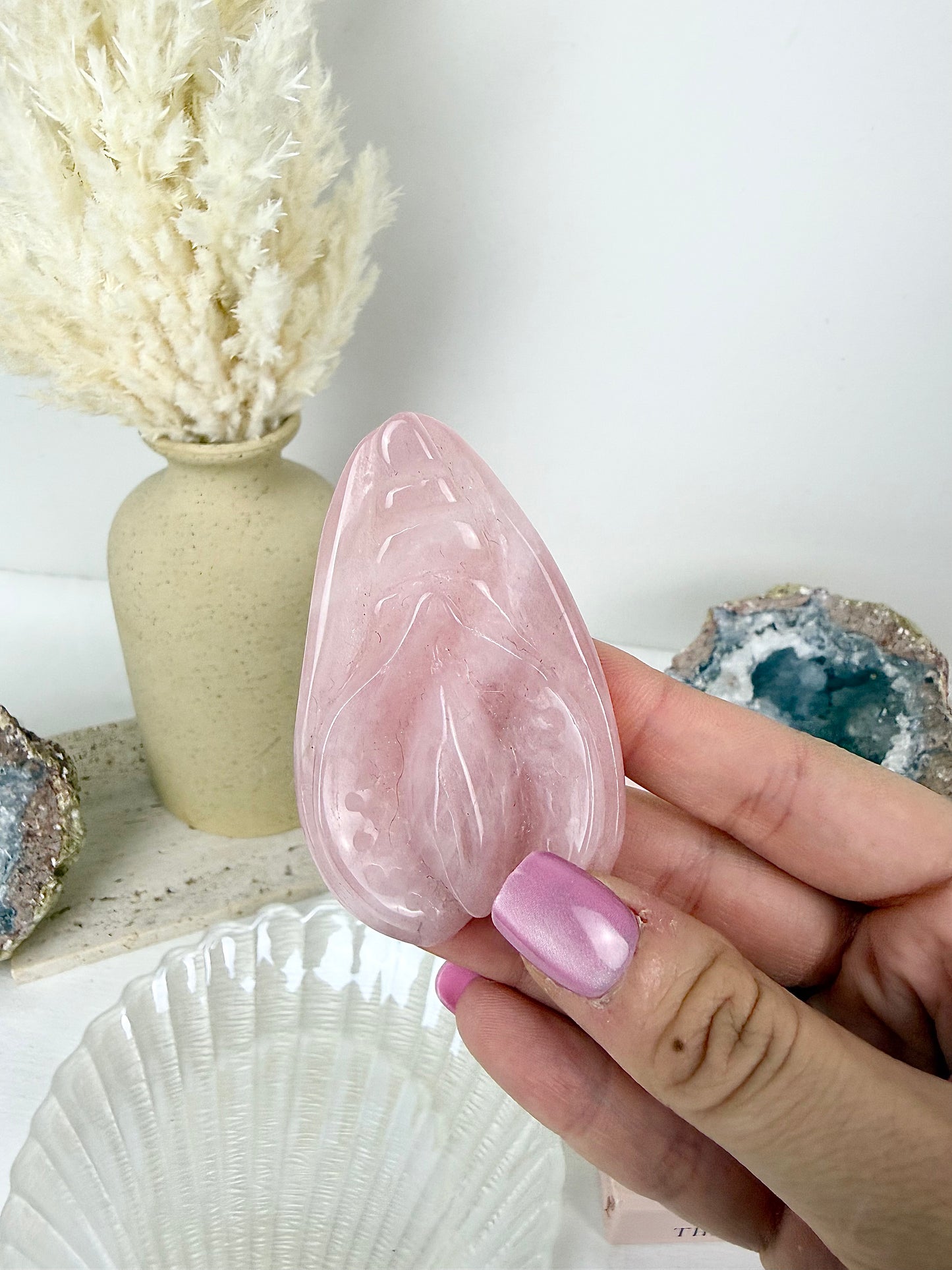 Rose Quartz Vulva
