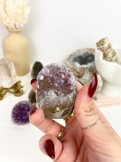 ✧ Sparkly Amethyst Geodes ✧