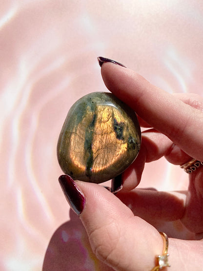 ✧ Flashy Labradorite Palmstones ✧