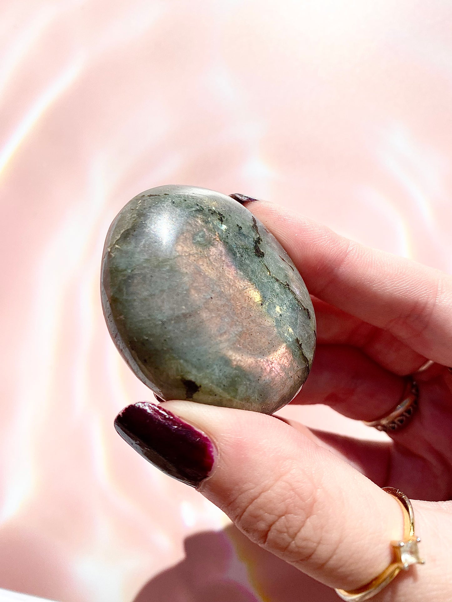 ✧ Flashy Labradorite Palmstones ✧