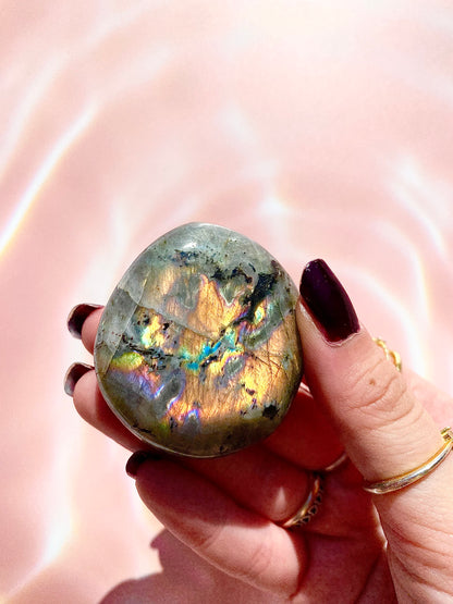 ✧ Flashy Labradorite Palmstones ✧