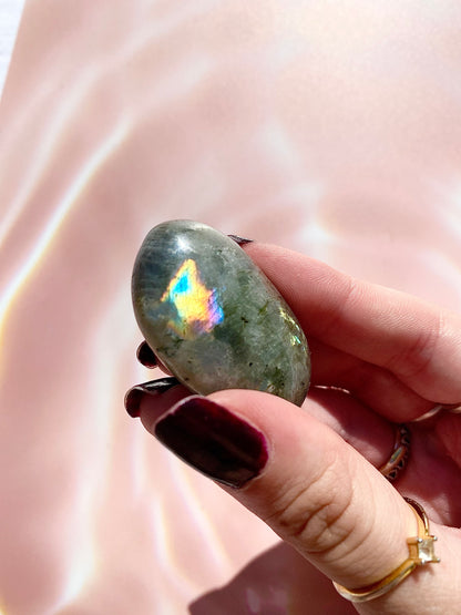 ✧ Flashy Labradorite Palmstones ✧