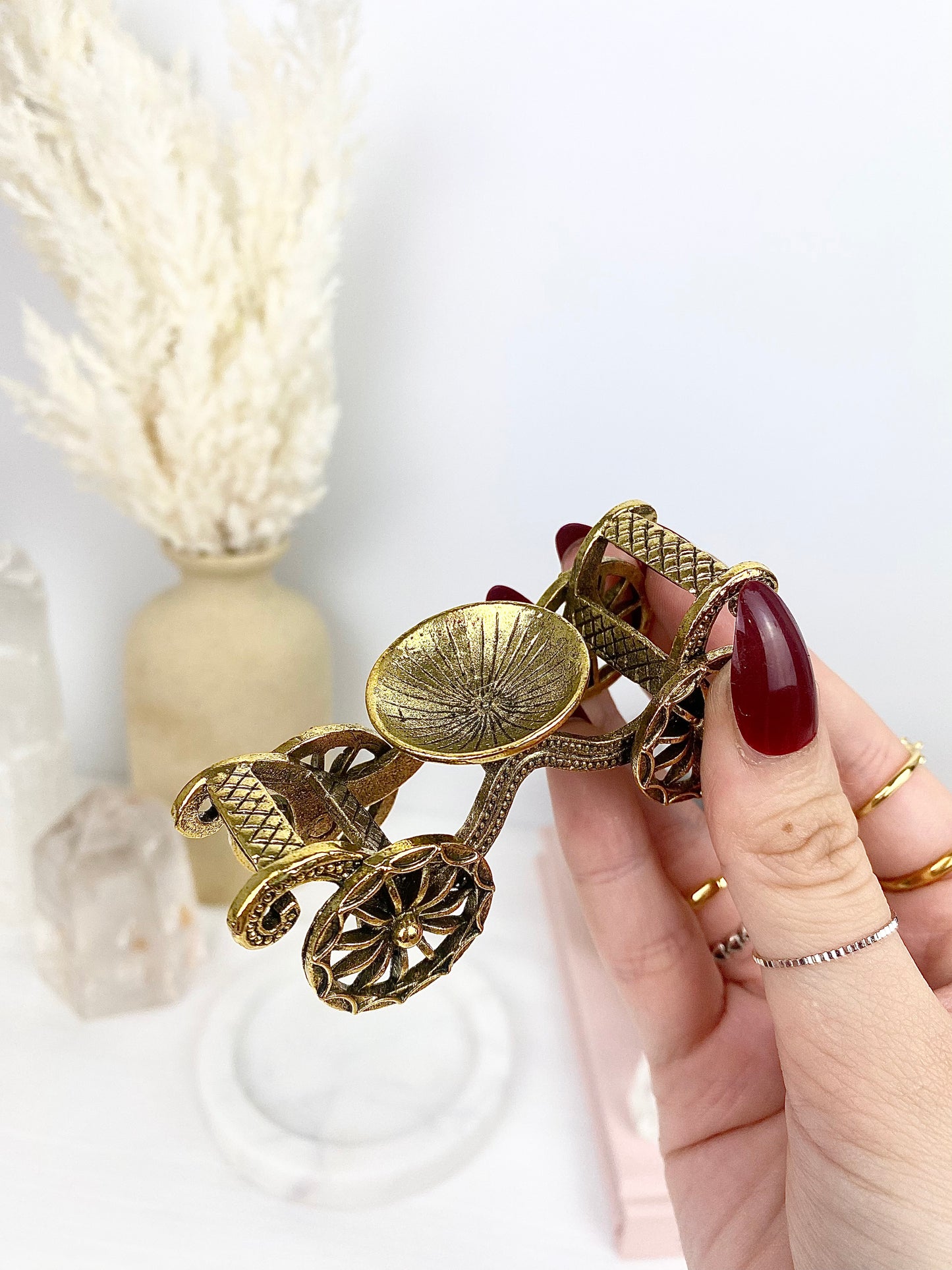 Gold Carriage Sphere Holder